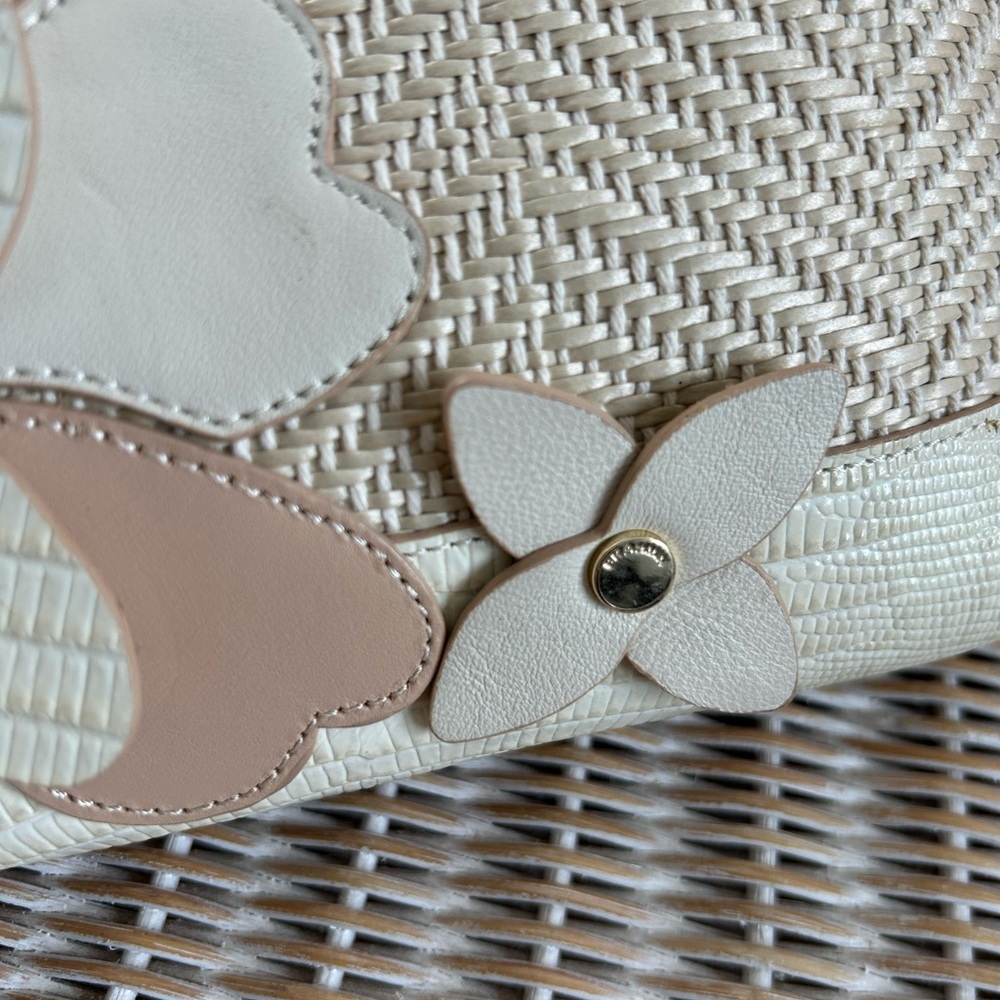 16. Brahmin Anytime Mini Bag in Crème Mairamonte with 3DFlower Motiffs Leather - Picture 4 of 7